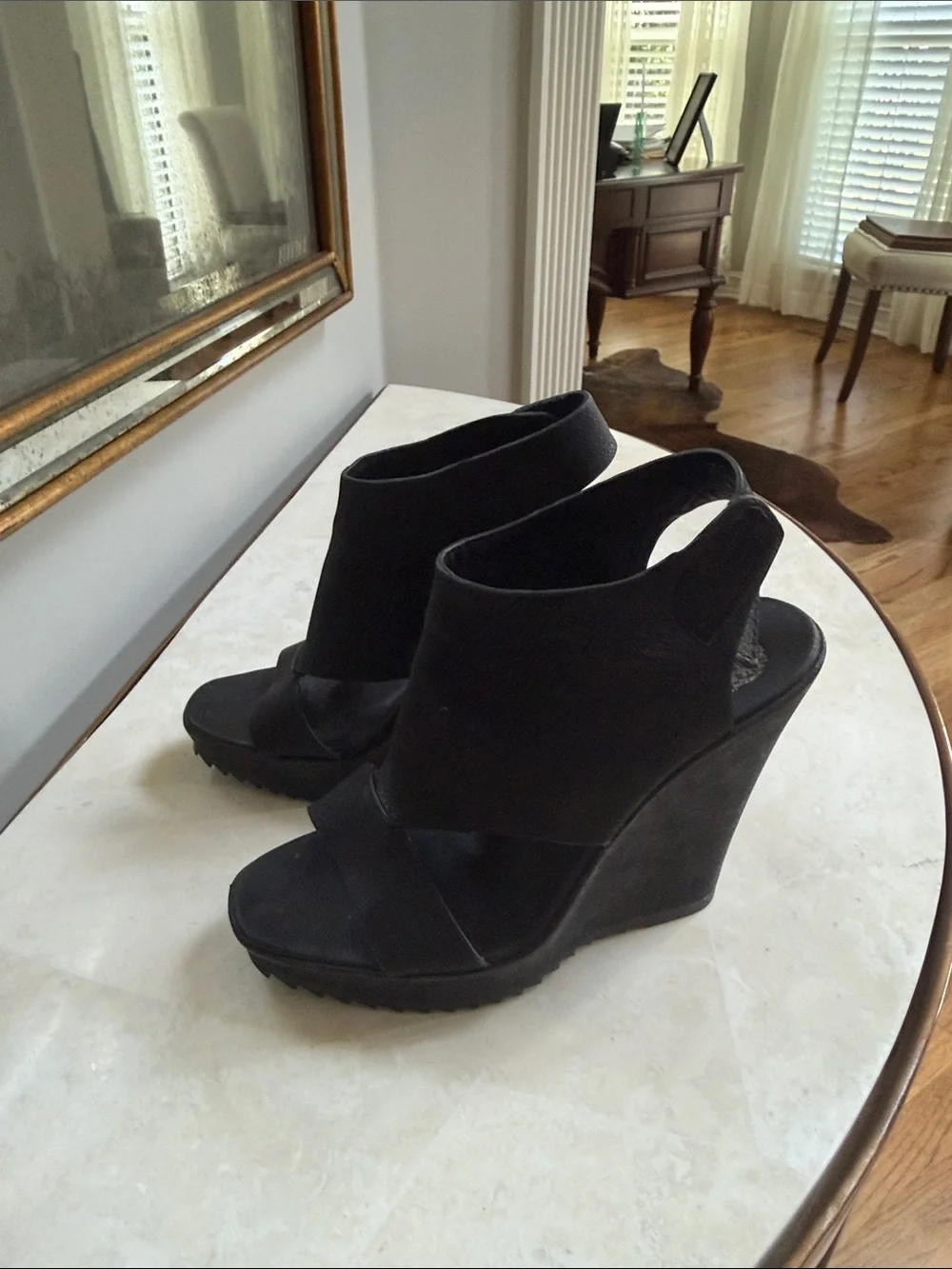 Vince Camuto Sandles